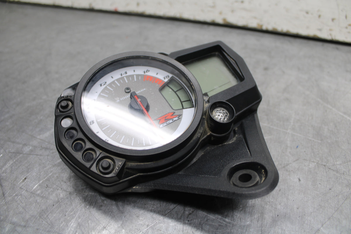 08-10 SUZUKI GSXR 600 SPEEDO TACH GAUGES CLUSTER SPEEDOMETER TACHOMETER   BB721