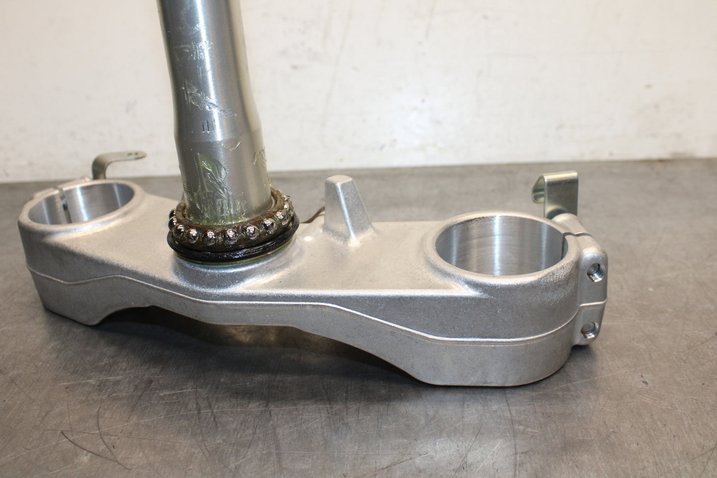 12-25 KAWASAKI NINJA ZX14R NEW!! FRONT FORKS CLAMP LOWER TRIPLE TREE STEM BB757