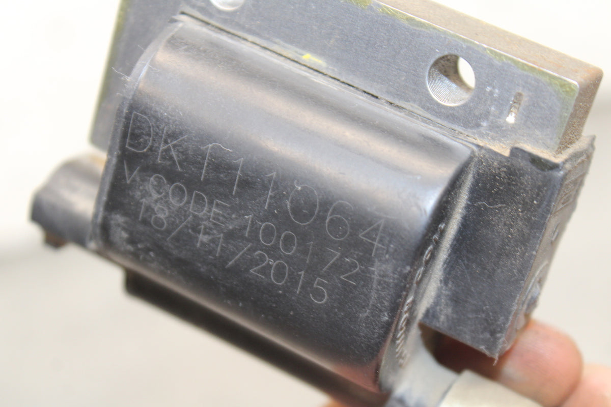 13-16 KTM 390 DUKE IGNITION COIL SPARK PLUG CAP  BB748