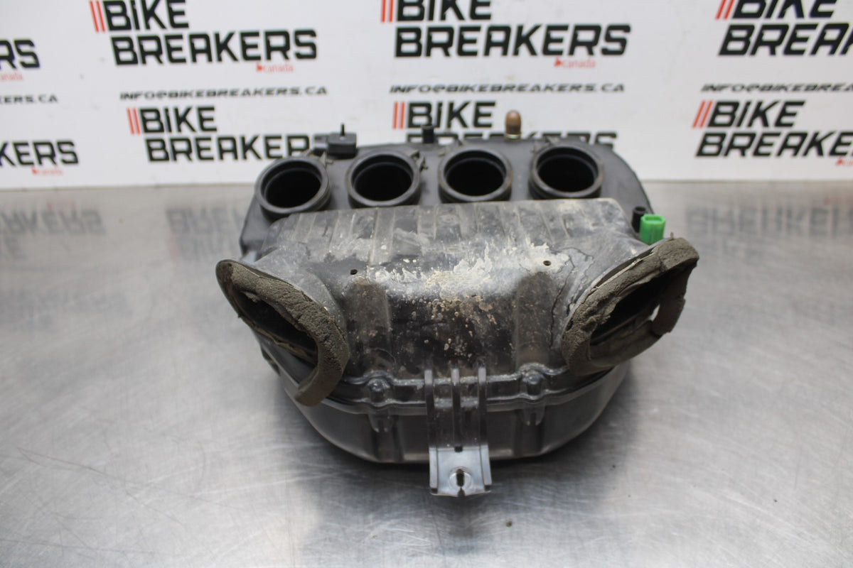 00 SUZUKI GSXR750 AIRBOX AIR INTAKE FILTER BOX BB820