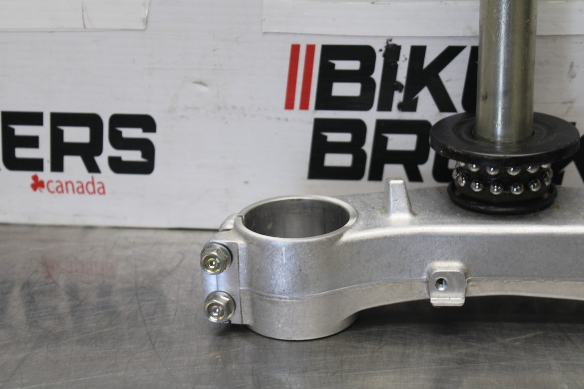 15-26 SUZUKI GSXR600 FRONT FORKS CLAMP LOWER TRIPLE TREE STEM BB888