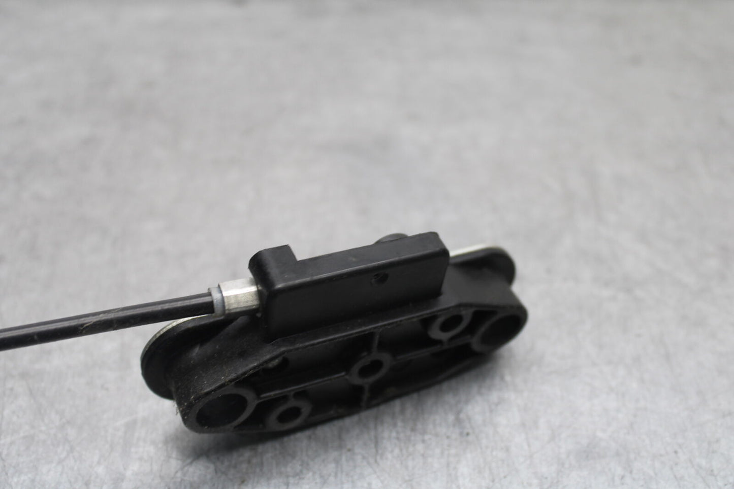 09-12 KAWASAKI NINJA ZX6R REAR PASSENGER SEAT LATCH LOCK ASSEMBLY BB698