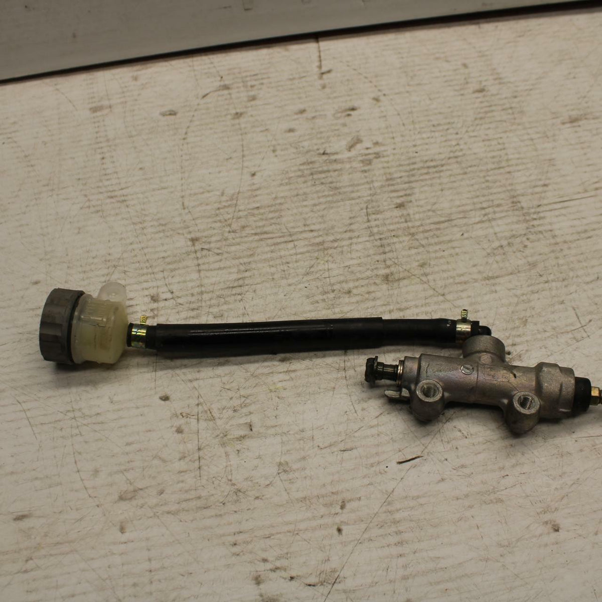 90-07 KAWASAKI ZZR 250 REAR BACK BRAKE MASTER CYLINDER W RESERVOIR BB298