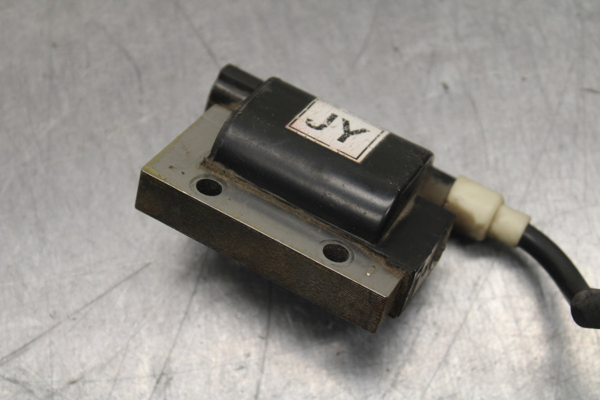 13-16 KTM 390 DUKE IGNITION COIL SPARK PLUG CAP  BB748