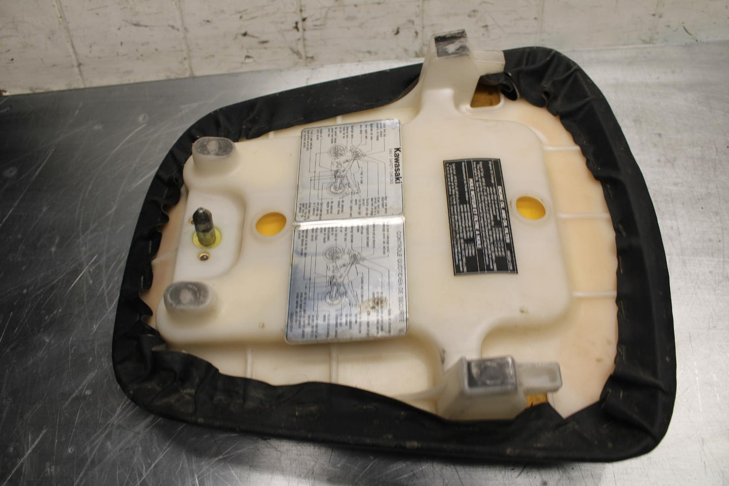 00-02 KAWASAKI NINJA ZX6R ZX600J REAR  PASSENGER TANDEM SEAT PAD SADDLE BB489