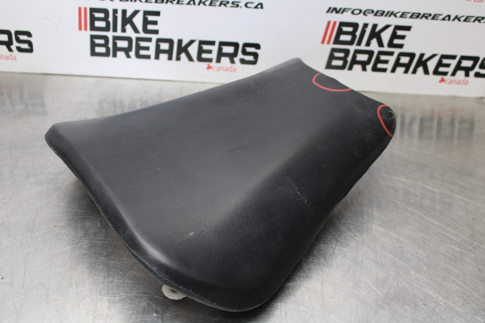 01-06 HONDA CBR600F4I FRONT DRIVERS SEAT PAD SADDLE PILLION BB185
