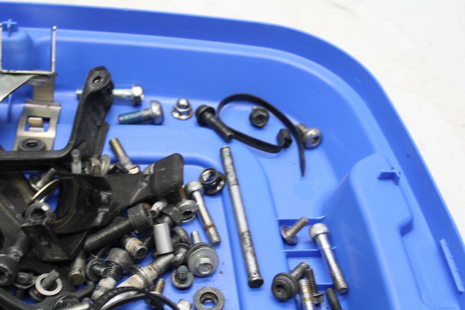 05-09 SUZUKI BOULEVARD C90 BOLTS HARDWARE MOTOR SCREWS BB357