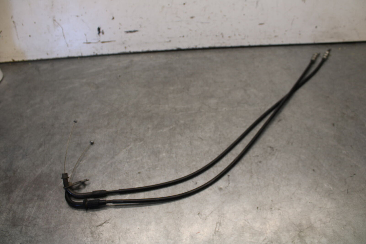 05-06 SUZUKI GSXR1000 THROTTLE CABLES LINES 58300-41G00 58300-41G10 BB663