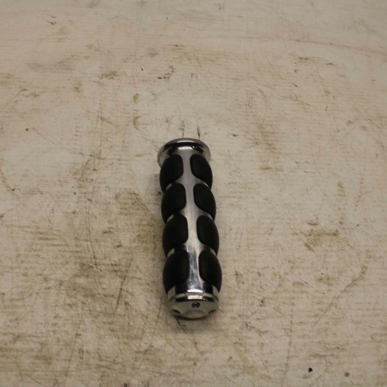 05-09 SUZUKI BOULEVARD C90 LEFT GRIP BB357
