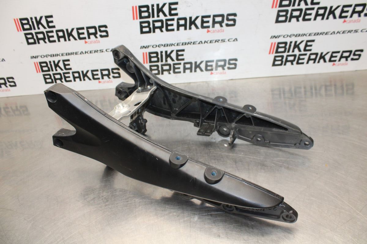 06-07 SUZUKI GSXR 600 FRONT SUBFRAME SUB FRAME BB822
