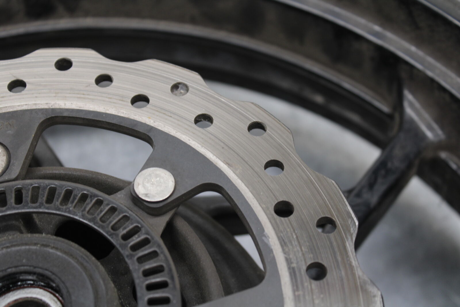 19-22 KAWASAKI Z400 REAR WHEEL BACK RIM BB738