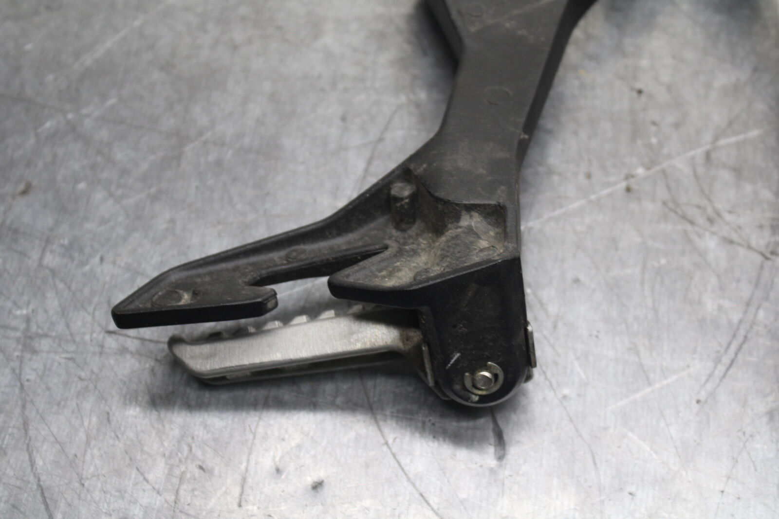 18-23 KAWASAKI NINJA 400 EX400 ABS REAR BACK PASSENGER PEG SET PAIR BB747