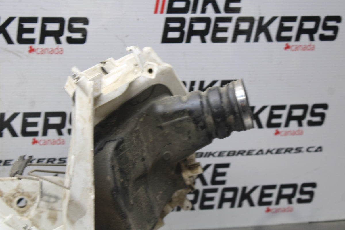 13 KTM 350 SXF AIR CLEANER FILTER BOX BB104