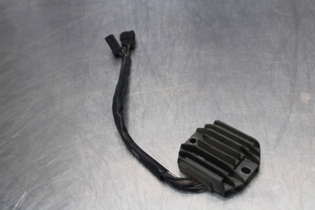 04-09 SUZUKI GS500F RECTIFIER VOLTAGE REGULATOR BB165