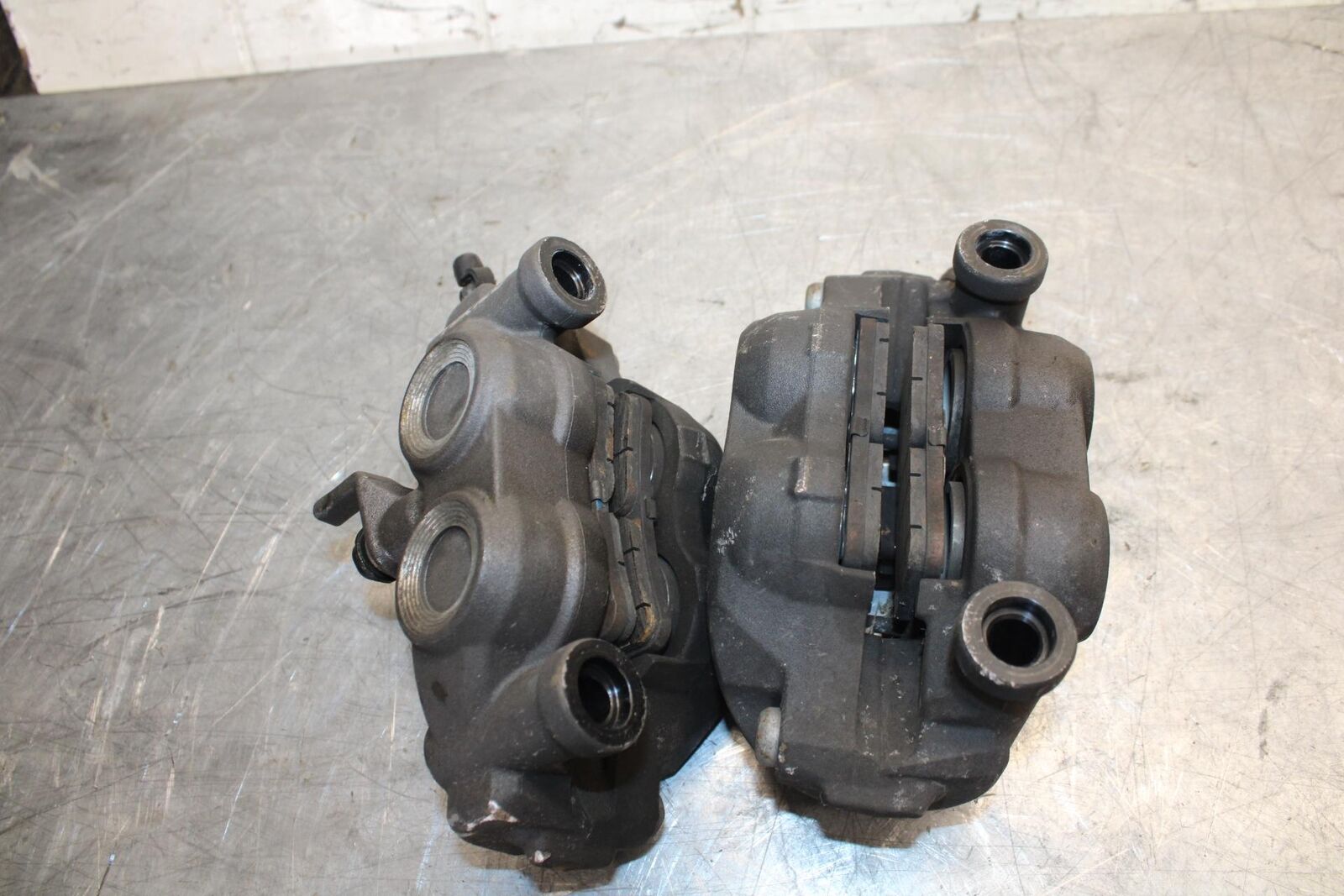 2008 Kawasaki Ninja ZX10R ZX1000E RIGHT LEFT FRONT BRAKE CALIPER SET PAIR BB524