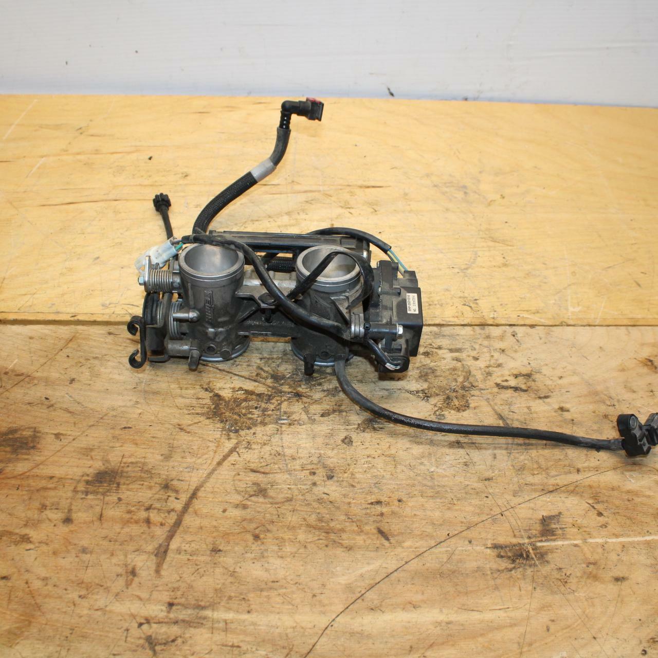 09-10 KAWASAKI ER-6N MAIN FUEL INJECTORS / THROTTLE BODIES 16163-0138 BB325