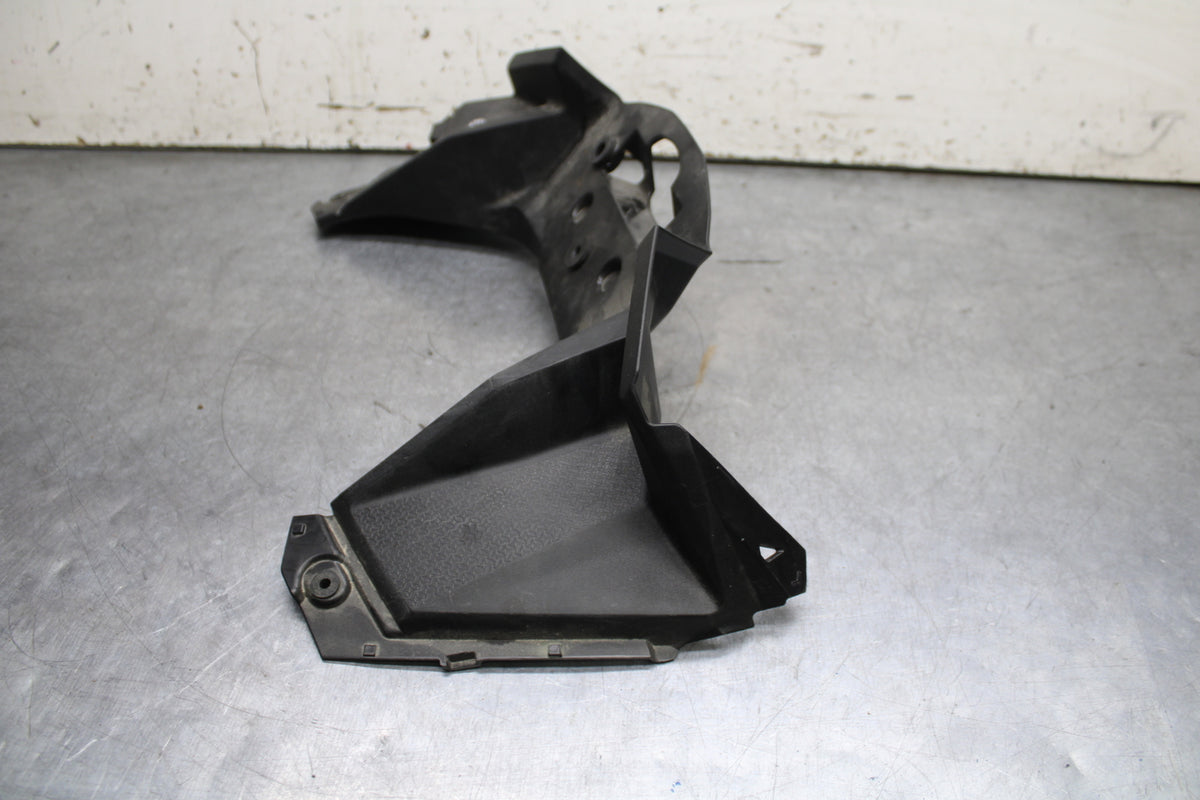 24 KAWASAKI NINJA 500 ABS FRONT UPPER INNER GAUGE COWL FAIRING/ W USB BB744