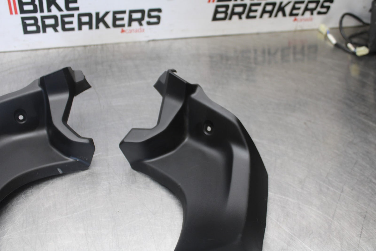 23 YAMAHA YZF R3 RIGHT LEFT FRONT DUCT COVERS PANELS COWLS BB003