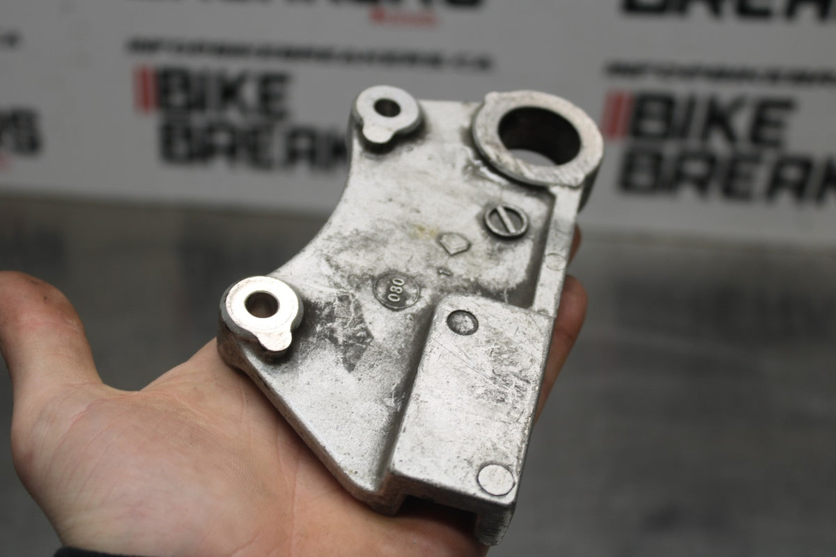 00-02 KAWASAKI NINJA ZX6R REAR BRAKE CALIPER HANGER BACK MOUNTING BRACKET BB750
