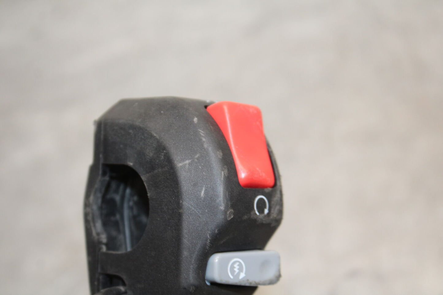 13-18 KAWASAKI NINJA ZX6R RIGHT CLIP ON HANDLE KILL OFF START SWITCH BB666