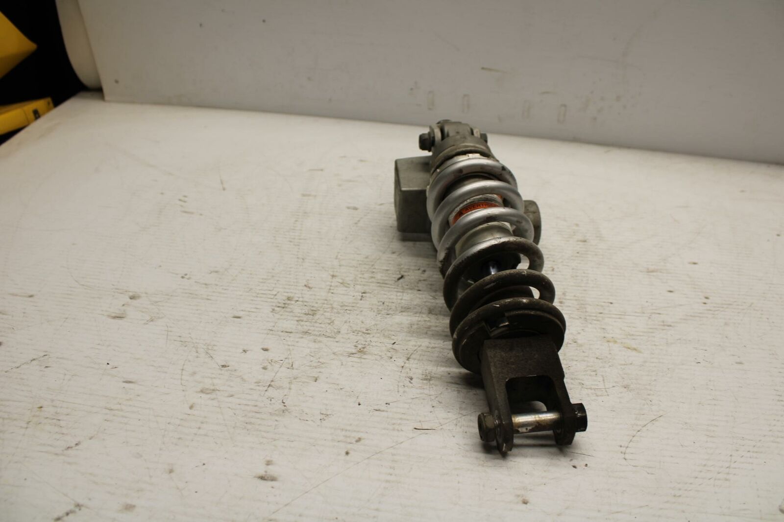 07 YAMAHA YZF R6 2c0 REAR BACK SHOCK ABSORBER SUSPENSION 2C0-22210-10-00 BB297