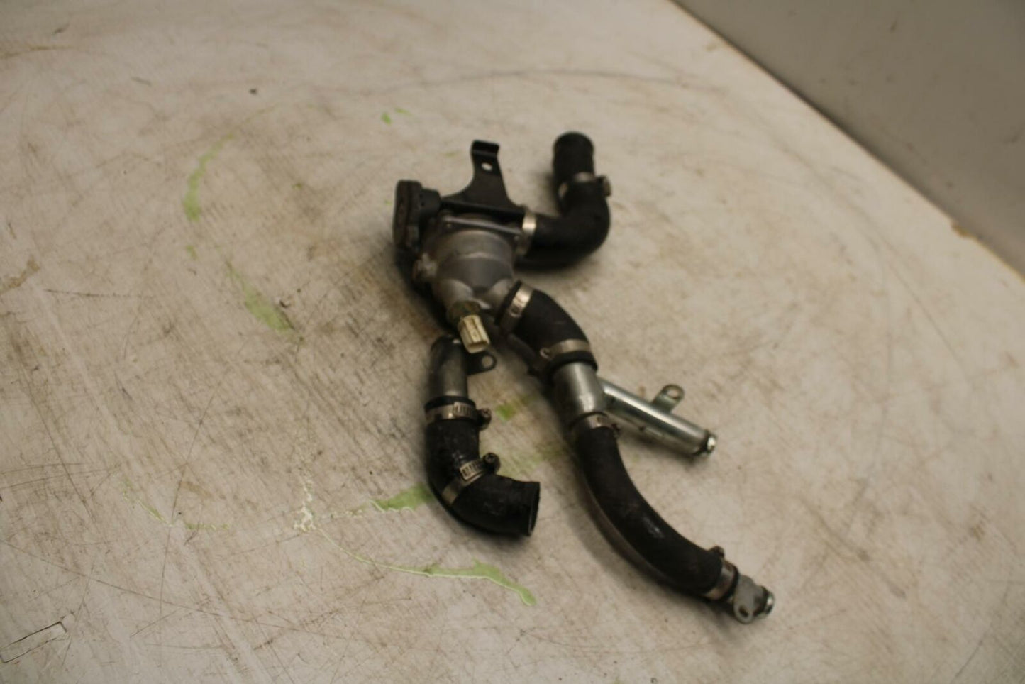 06-21 KAWASAKI VULCAN 900 THERMOSTAT W HOUSING ASSEMBLY BB363