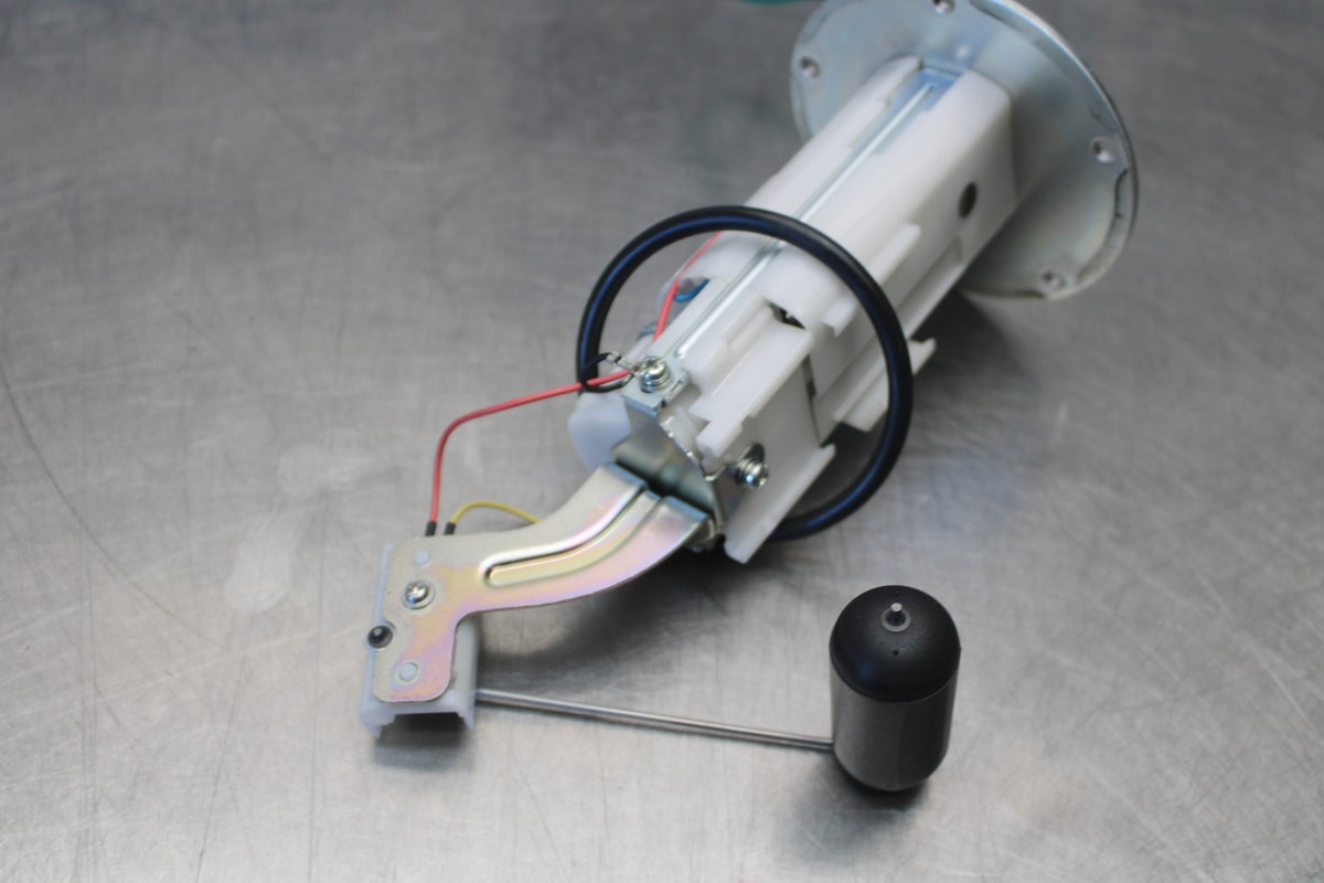 22 KAWASAKI NINJA 1000SX FUEL PUMP GAS PETROL SENDER UNIT BB780