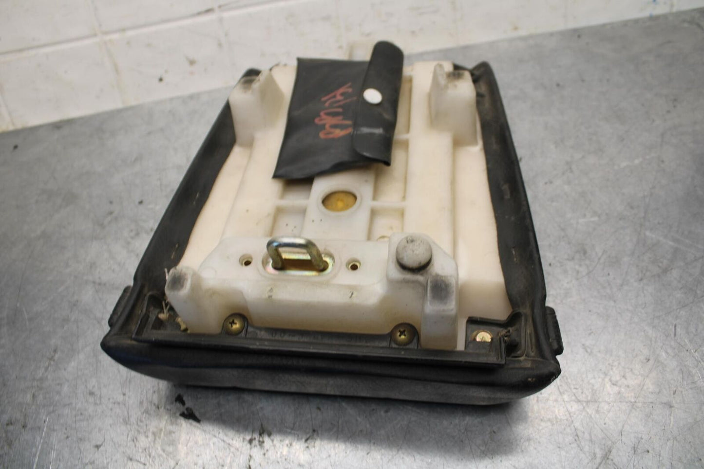 89-90 YAMAHA FZR600 REAR BACK PASSENGER TANDEM SEAT PAD SADDLE PILLION BB76