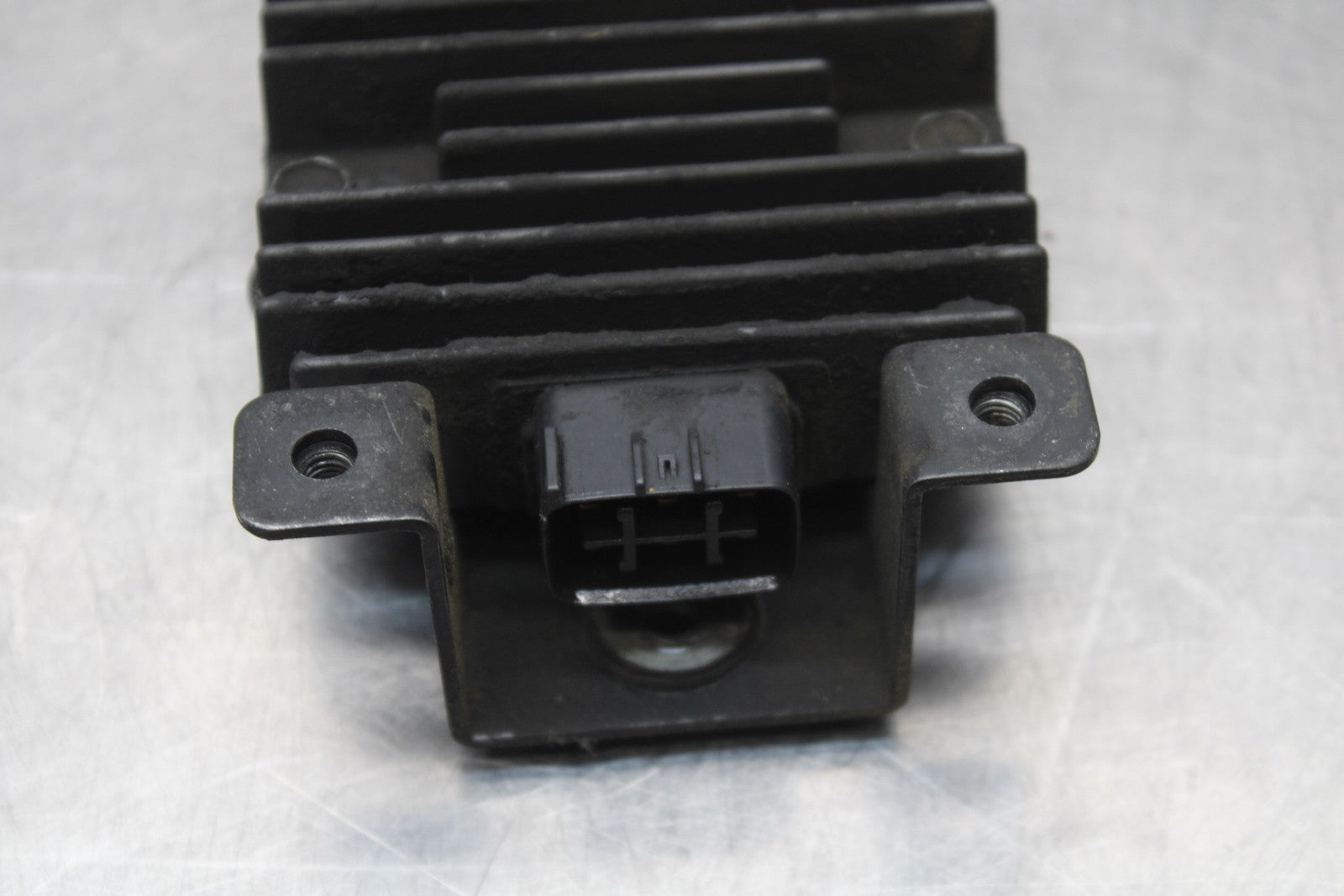 08 KAWASAKI VULCAN 900 RECTIFIER VOLTAGE REGULATOR & COVER BB184