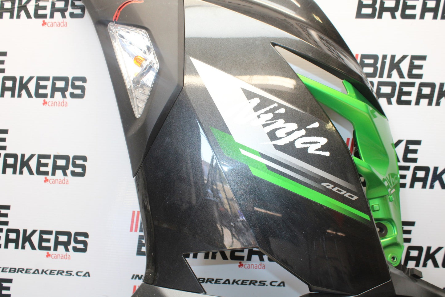 18-23 KAWASAKI NINJA 400 EX400 LEFT MID UPPER SIDE FAIRING COWL PLASTIC BB192