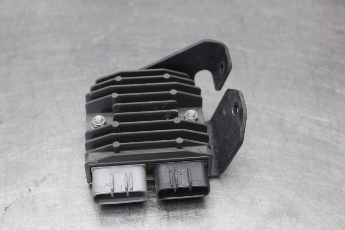 12 TRIUMPH STREET TRIPLE R RECTIFIER VOLTAGE REGULATOR BB914