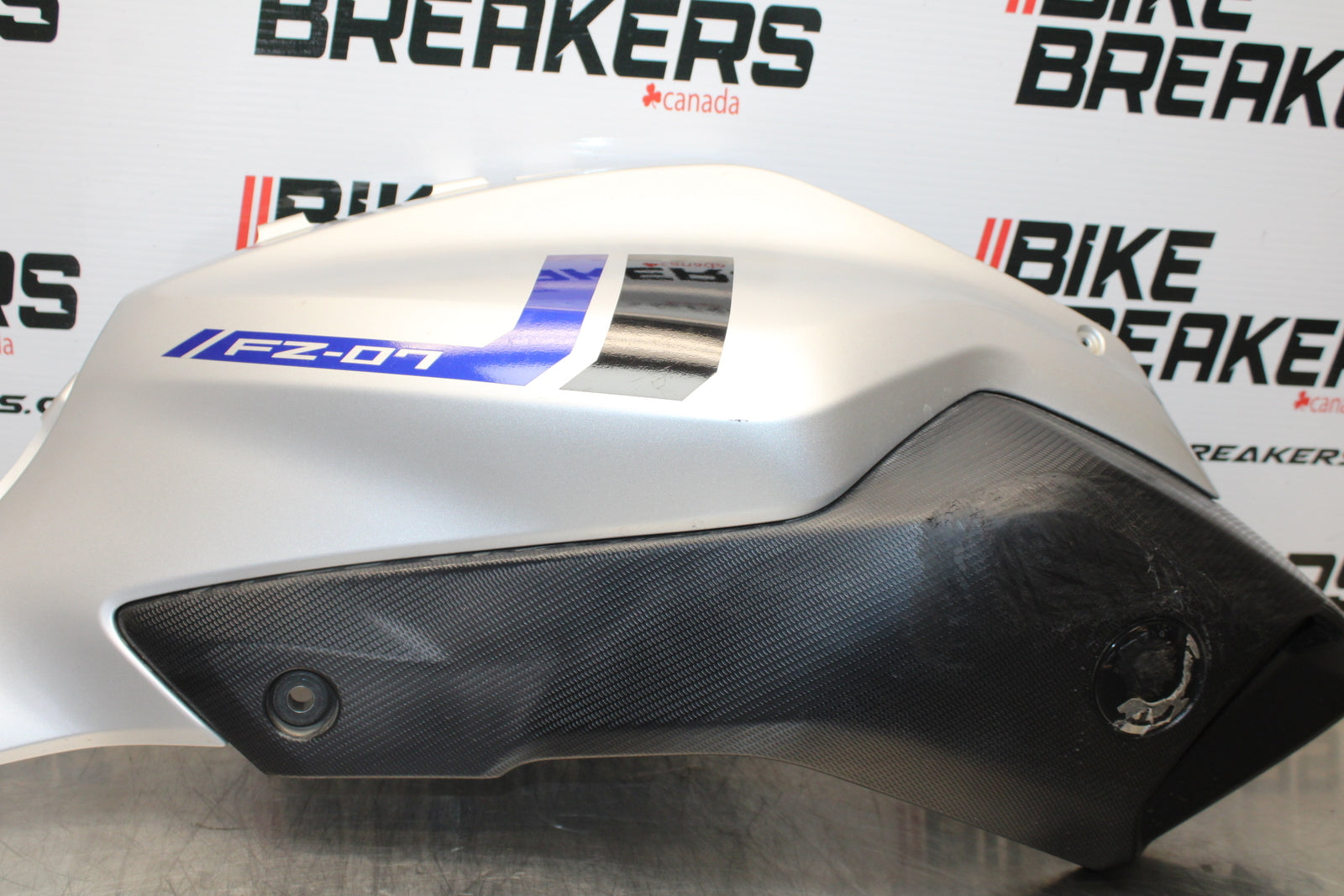 14-17 YAMAHA FZ07 RIGHT LOWER MID UPPER SIDE FAIRING COWL  BB162