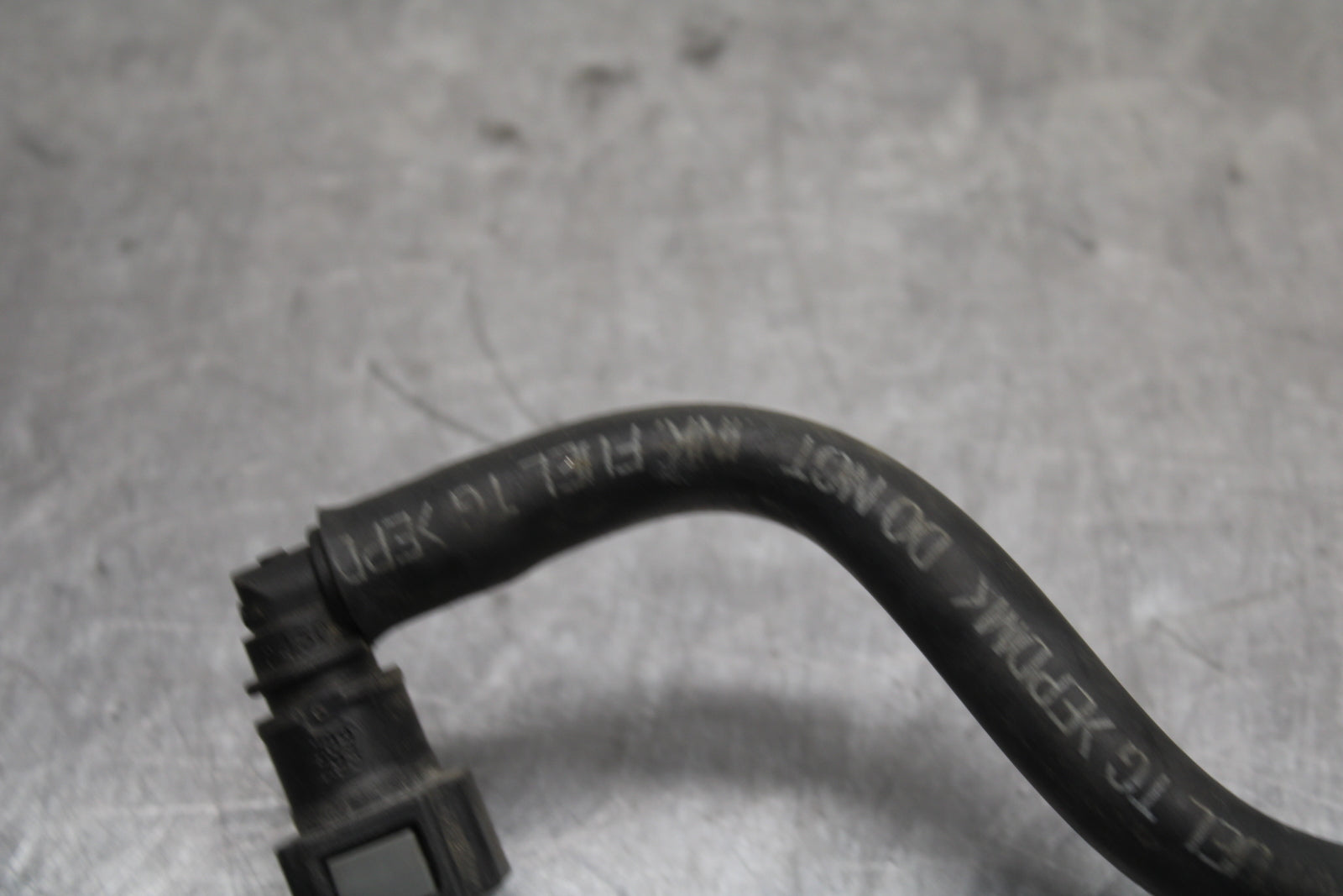 04-05 YAMAHA YZF R1 FUEL HOSE GAS LINE TUBE PIPE BB131