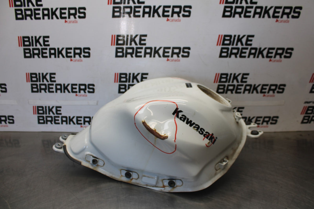 23 KAWASAKI NINJA 650 EX650 GAS TANK FUEL CELL PETROL RESERVOIR BB920