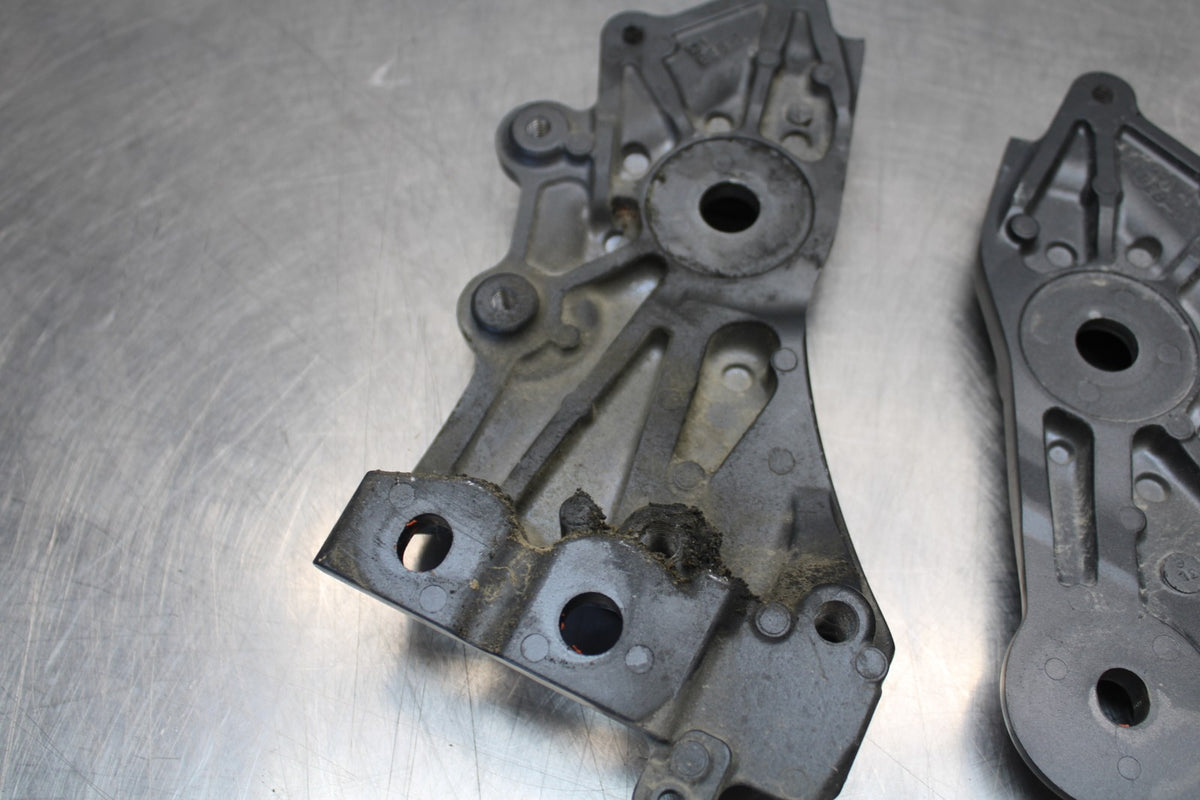 22-25 YAMAHA YZF R7 LEFT RIGHT FRAME REARSET BRACKETS MOUNTS BB182