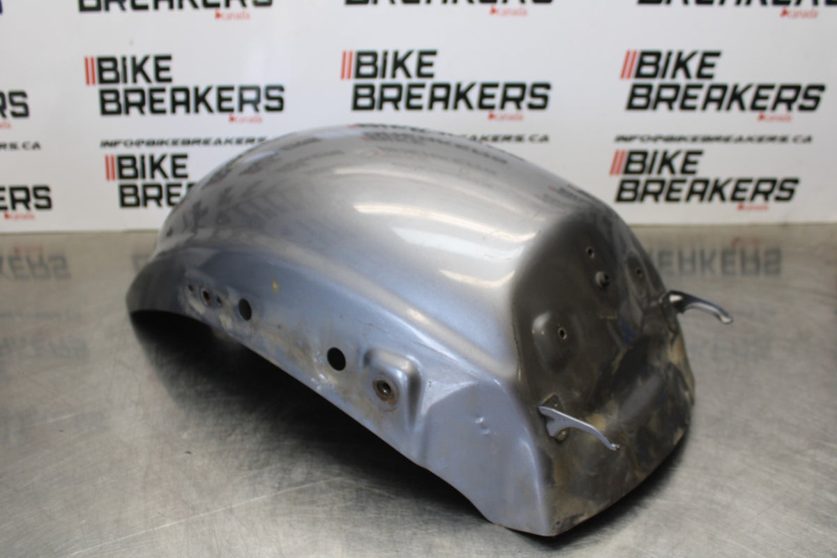 05 TRIUMPH ROCKET III REAR BACK WHEEL FENDER MUD GUARD BB186