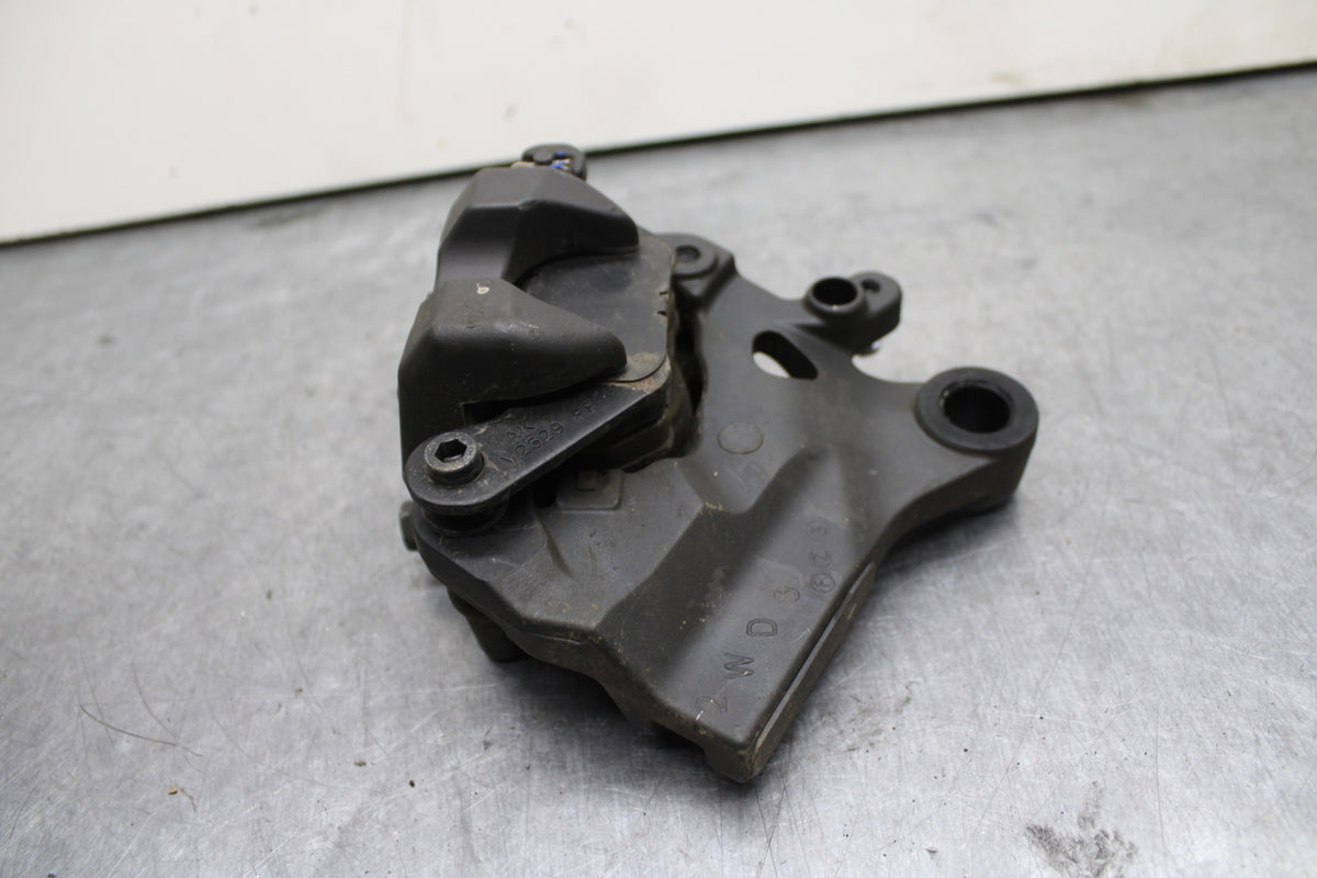 19-21 YAMAHA YZF R3 REAR BACK BRAKE CALIPER W MOUNT BRACKET BB121
