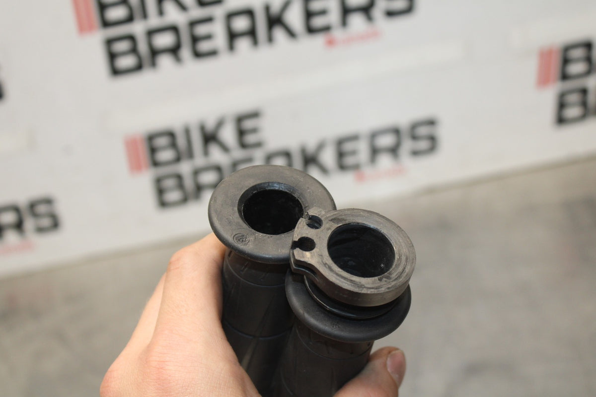 08 KAWASAKI NINJA ZX10R RIGHT THROTTLE GRIP BB902