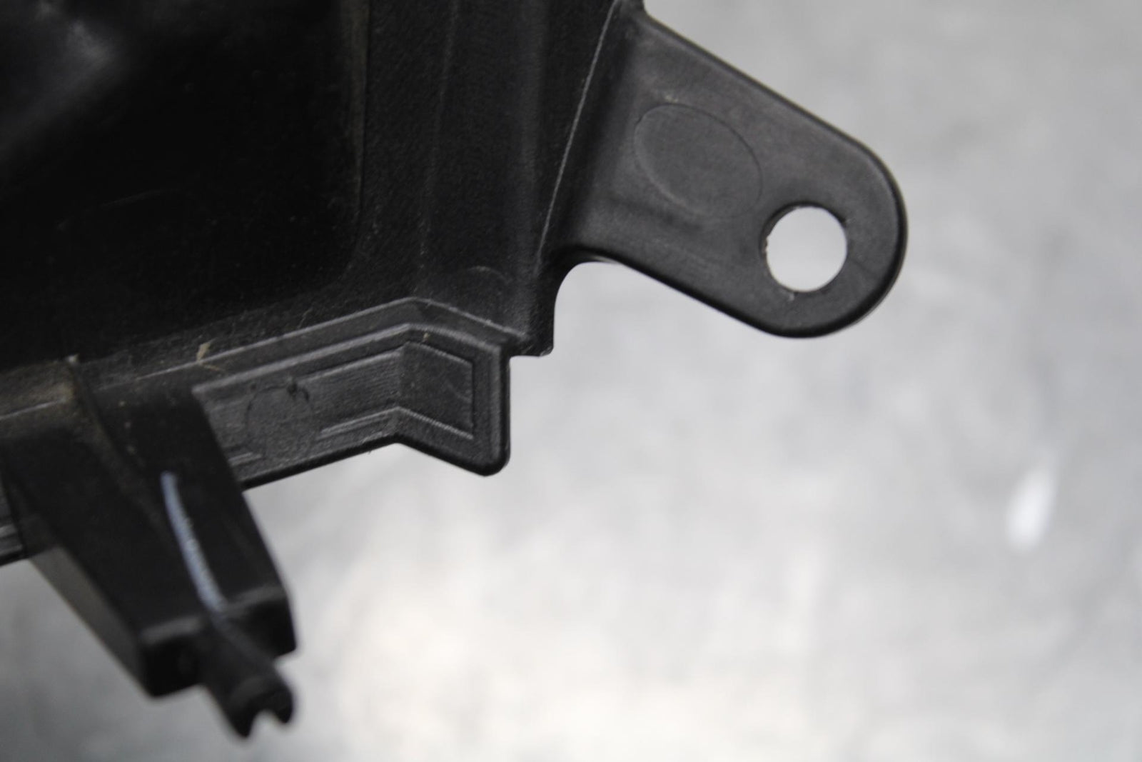 15-16 KAWASAKI EX300 RIGHT FRONT SIDE SEAT SADDLE PANEL TRIM COWL FAIRING BB635