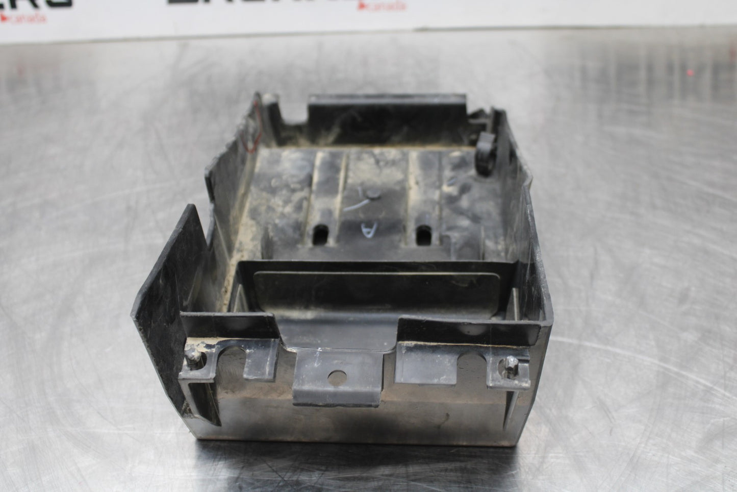 18-23 KAWASAKI NINJA 400 EX400 ABS REAR TAIL BATTERY TRAY PLASTIC BB177