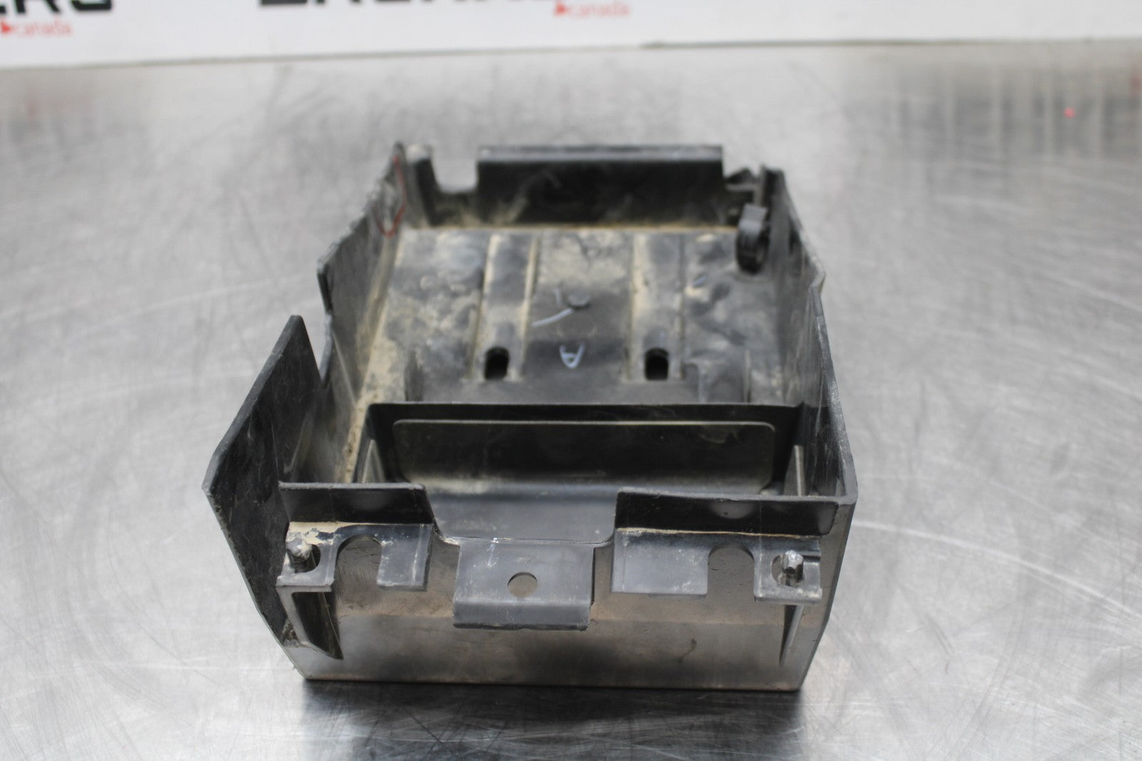 18-23 KAWASAKI NINJA 400 EX400 ABS REAR TAIL BATTERY TRAY PLASTIC BB177