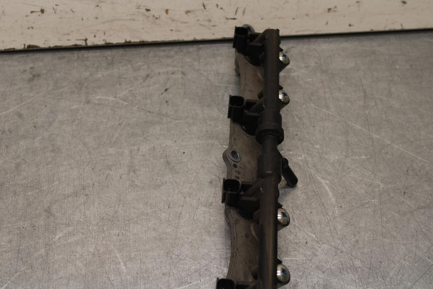 09-12 KAWASAKI NINJA ZX6R SECONDARY FUEL INJECTORS TOP AIRBOX GAS RAIL BB640