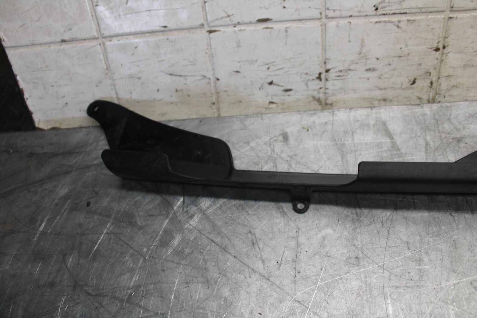 19-20 KAWASAKI NINJA ZX6R REAR BACK DRIVE CHAIN GUARD COVER SHIELD BB517