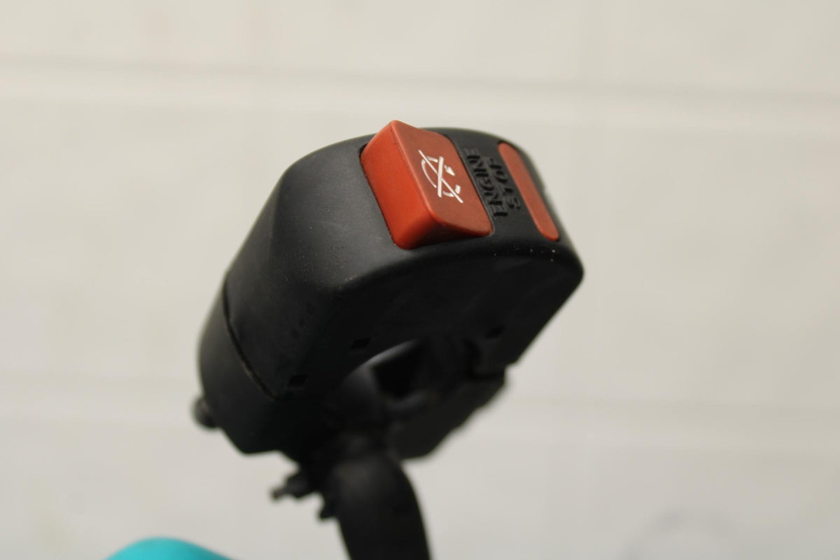 2000 Honda Super Hawk VTR1000F RIGHT CLIP ON HANDLE KILL OFF START SWITCH BB577