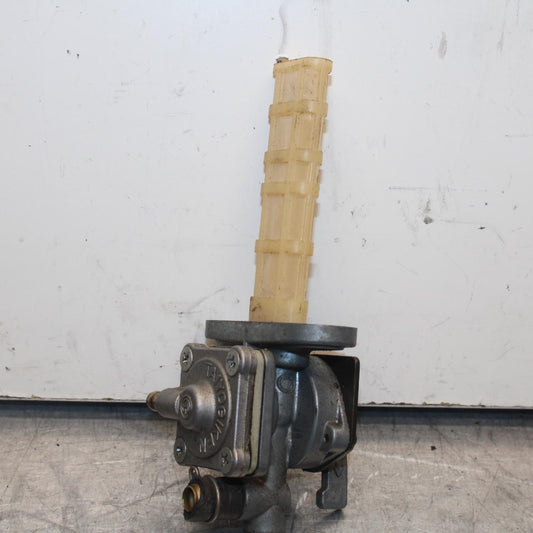 1985 Kawasaki Ninja 900R ZX900A FUEL GAS TANK PETCOCK SHUT ON OFF VALVE BB84