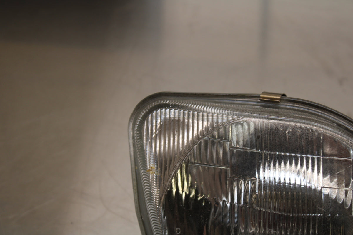 96 YAMAHA YZF750R FRONT HEADLIGHT HEAD LIGHT LAMP BB137