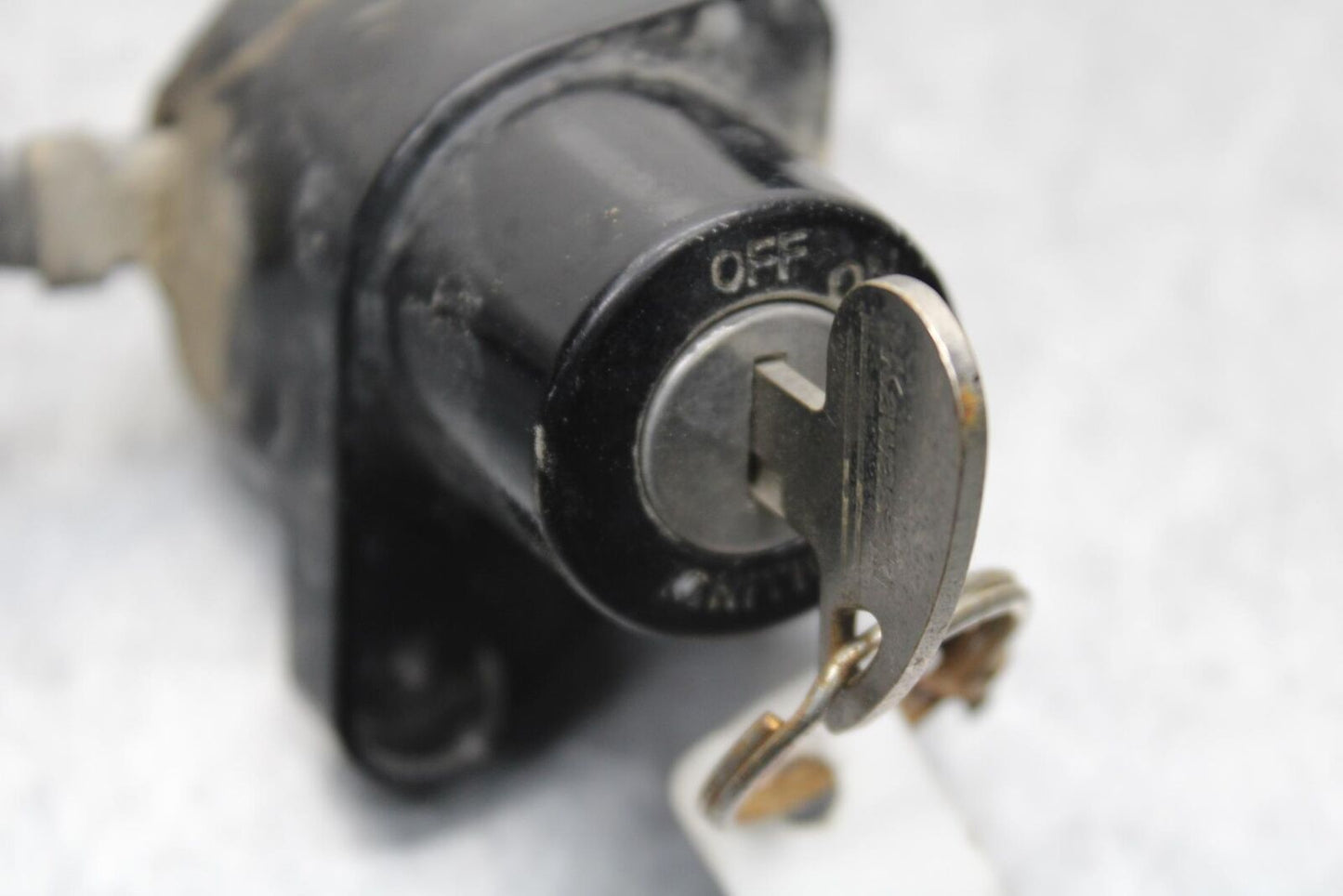 2006 Kawasaki Vulcan 900 VN900B Classic IGNITION LOCK KEY SET W/ GAS CAP  BB585