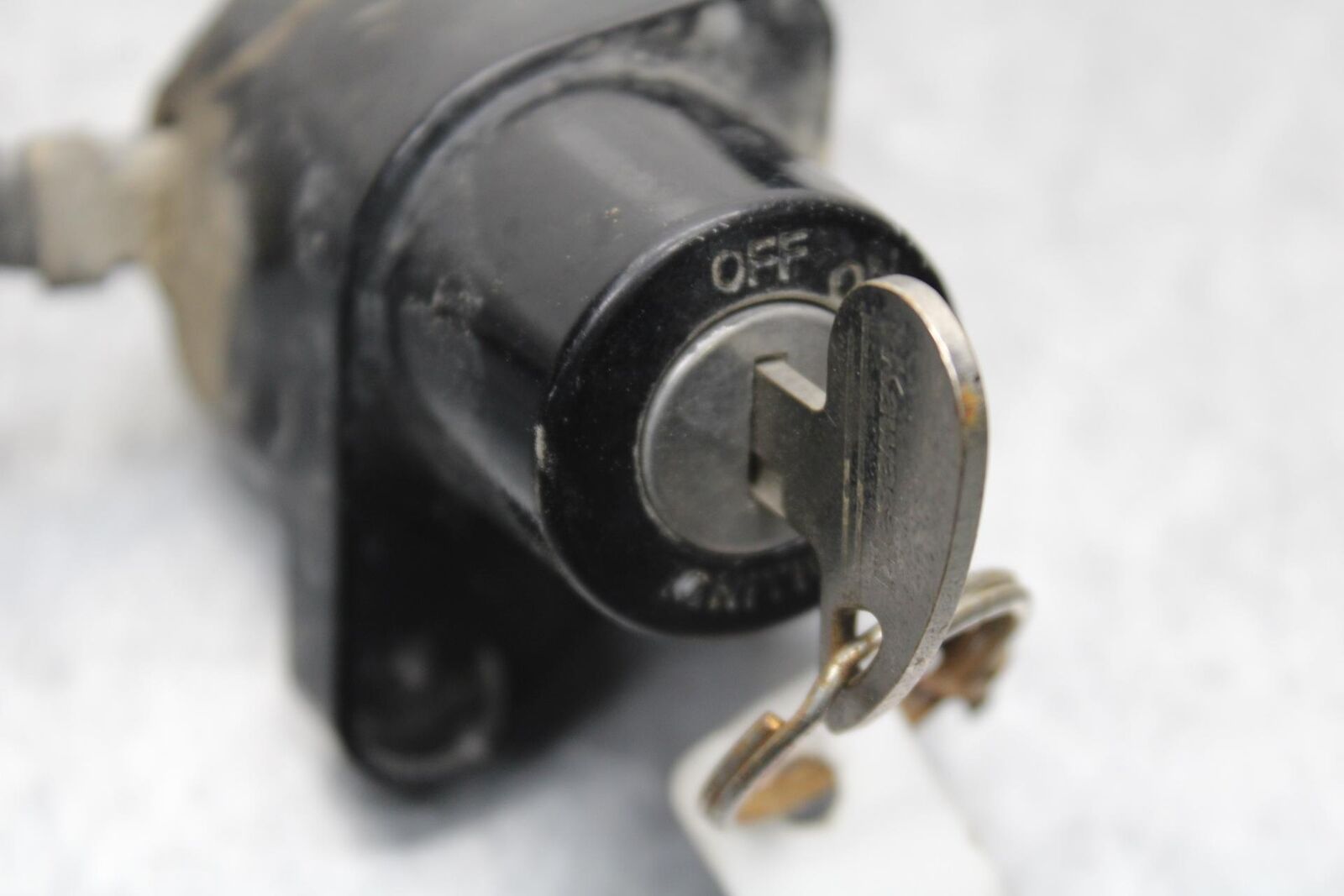 2006 Kawasaki Vulcan 900 VN900B Classic IGNITION LOCK KEY SET W/ GAS CAP  BB585