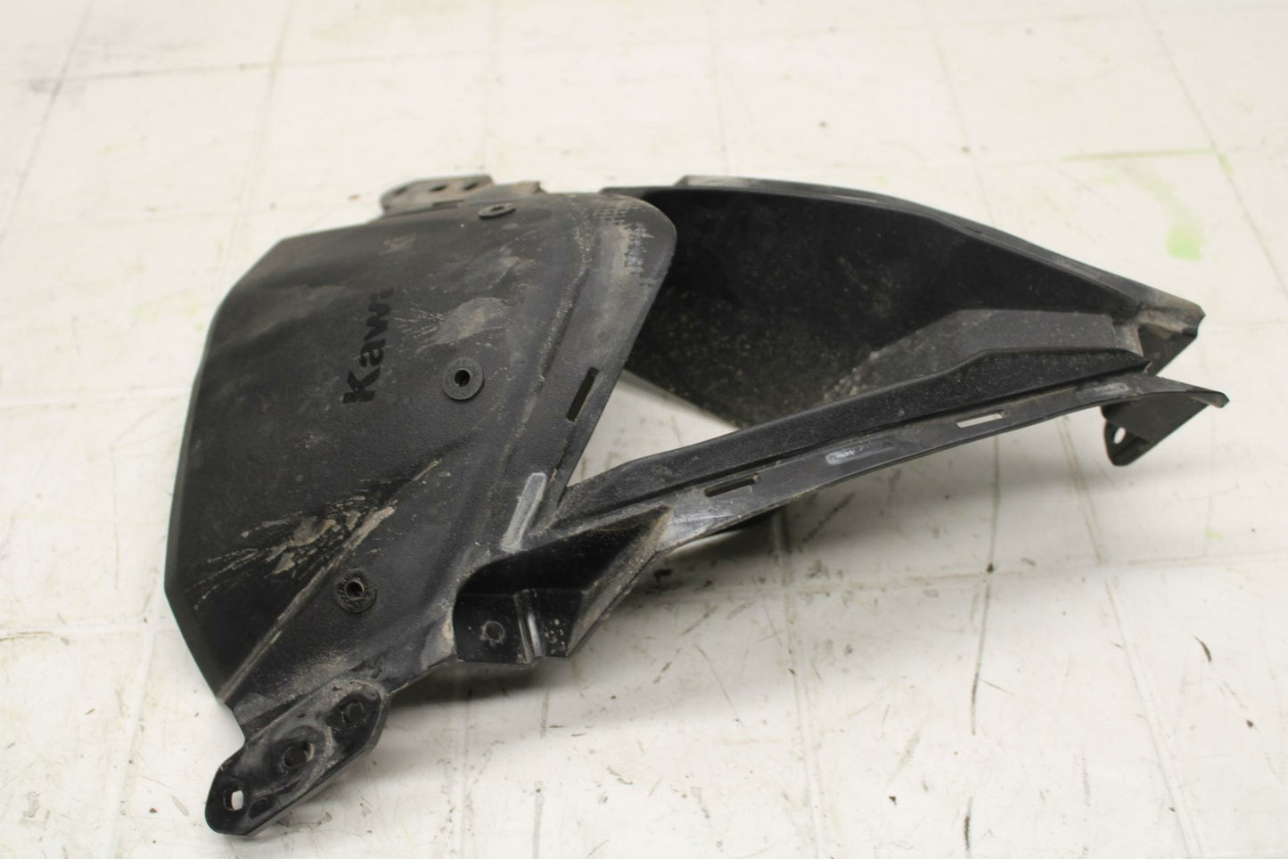 13-17 KAWASAKI NINJA ZX6R ZX636E FRONT CENTER COWL FAIRING BB409