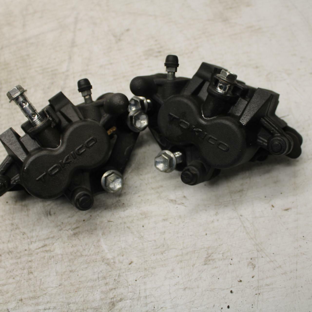 15-16 SUZUKI GSXS750 RIGHT LEFT FRONT BRAKE CALIPER SET PAIR CALIPERS BB374